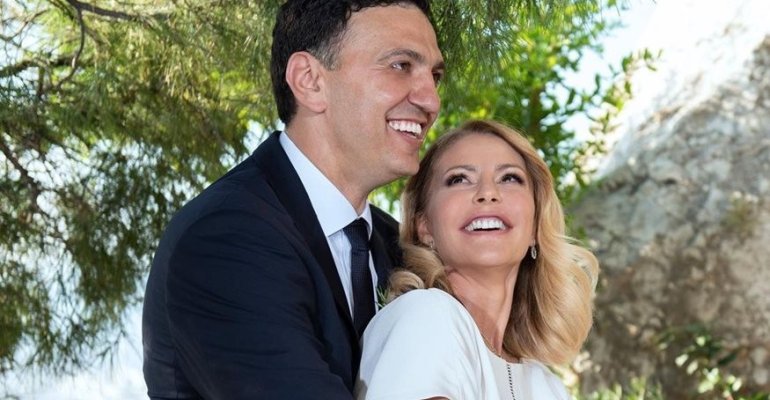 Τζένη Μπαλατσινού και Βασίλης Κικίλιας στο γάμο τους