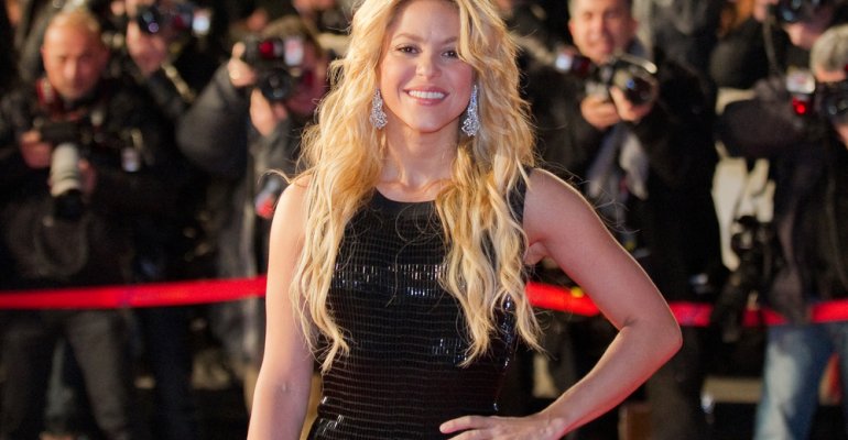 Shakira μαλλιά χρώμα