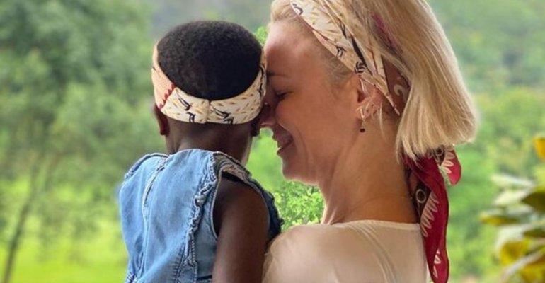 Χριστίνα Κοντοβά παιδί Ουγκάντα