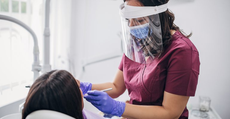 Κορονοϊός: Νέες οδηγίες για τα οδοντιατρεία