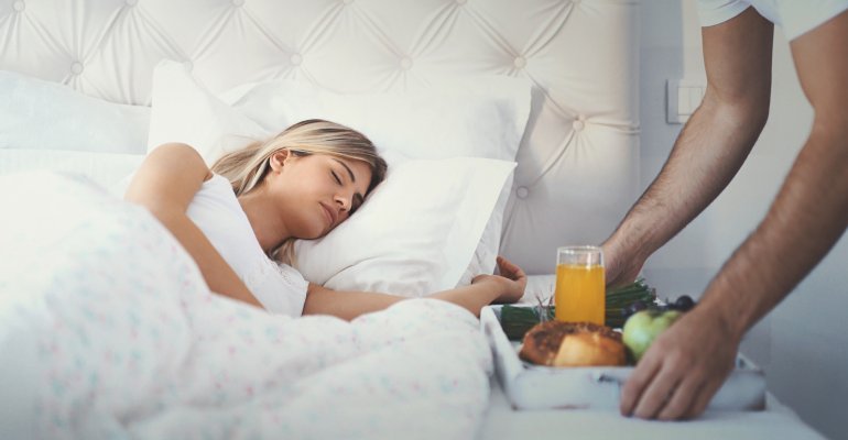 Αϋπνία: Τα 3 βότανα που θα σας βοηθήσουν να την ξεπεράστε!