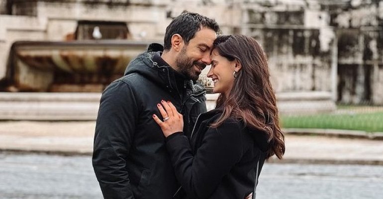 Σάκης Τανιμανίδης_Στηρίζει δημόσια τη Χριστίνα Μπόμπα μετά τα αρνητικά σχόλια που δέχτηκε για την εμφάνισή της στο Μιλάνο