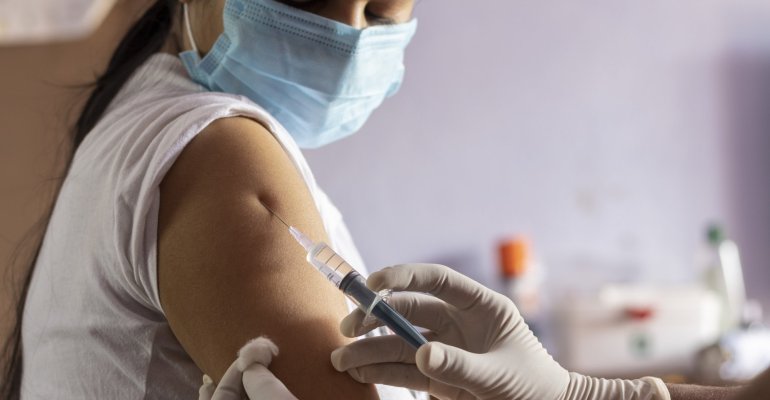 Θάνος Πλεύρης_Έρχεται τέταρτη δόση εμβολίου για τον κορονοϊό από Σεπτέμβριο – Τα μέτρα που θα επανέλθουν