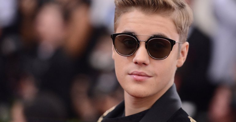 Justin Bieber: Γιατί παρέλυσε το πρόσωπο του;- Το σπάνιο σύνδρομο από το οποίο πάσχει
