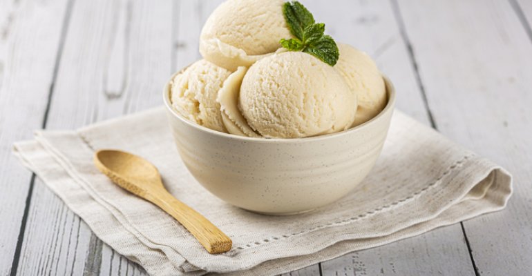 Υγιεινό σπιτικό παγωτό με 4 υλικά και χωρίς ζάχαρη! Δροσιστικό, γλυκό και light