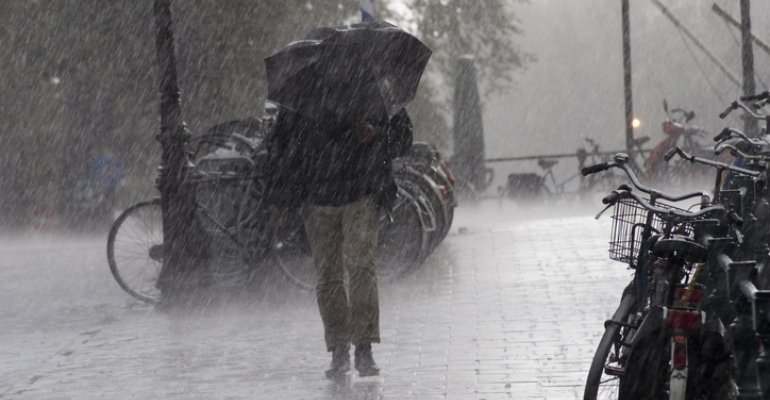 Έκτακτο δελτίο επιδείνωσης του καιρού: Καταιγίδες, χαλάζι και ραγδαία πτώση της θερμοκρασίας προβλέπεται για το τριήμερο