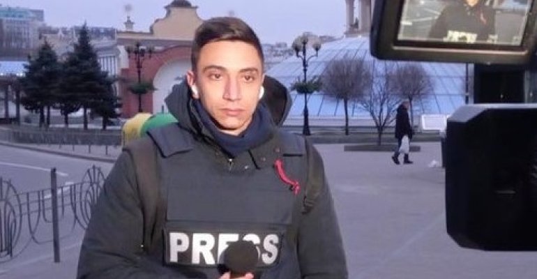 Μίλτος Σακελλάρης: Η ηλικία, οι σπουδές του δημοσιογράφου και η εικόνα που τον σόκαρε στην αποστολή του στο Κίεβο