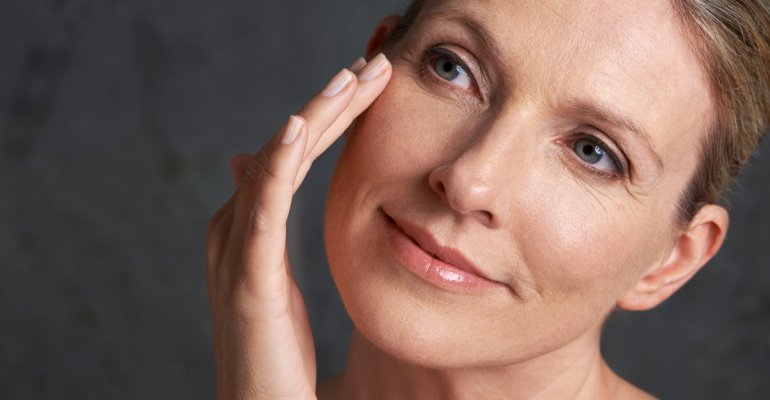 5 “κακές” συνήθειες που προκαλούν πρόωρη γήρανση του δέρματος και πρέπει να τις αλλάξεις!