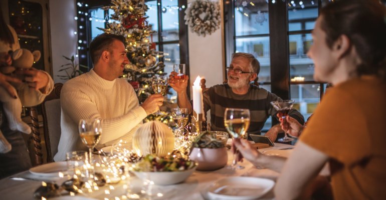4 ιδέες για να στολίσεις το χριστουγεννιάτικο τραπέζι και να εντυπωσιάσεις τους καλεσμένους σου