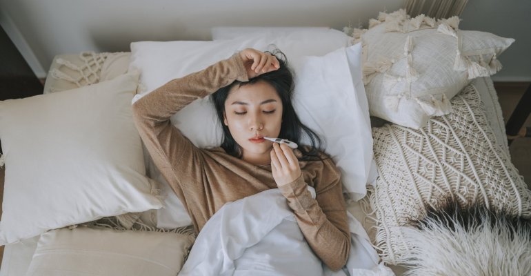 Οι 5 φυσικοί τρόποι για να απαλλαχτείς από τον πυρετό!