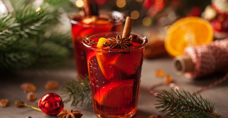 Χριστούγεννα 2022: 3 cocktails για τις γιορτές που μπορείς να κάνεις μόνος σου