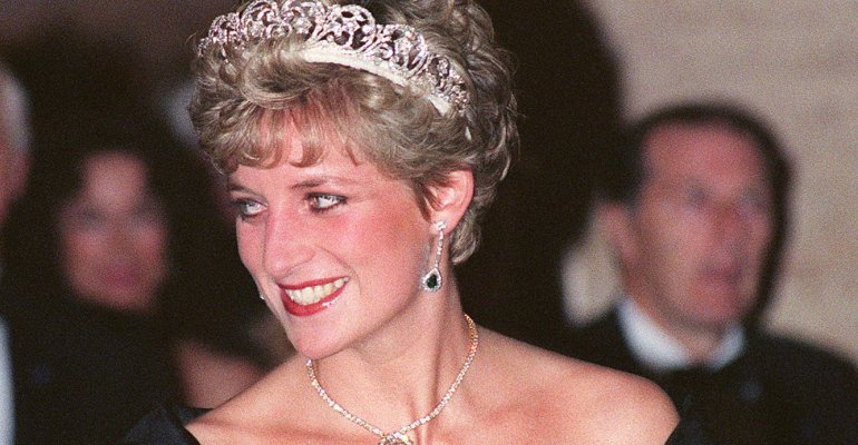 Πριγκίπισσα Νταϊάνα: Αυτός ήταν ο μεγαλύτερος έρωτας της ζωής της- Η σχέση τους εξιστορείται στο “The Crown”