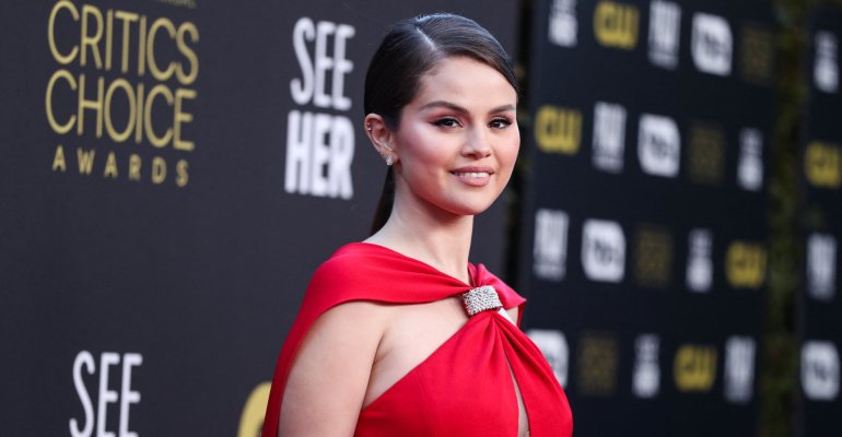 Selena Gomez: Η απάντηση στα σχόλια που δέχτηκε για την εμφάνιση της στις Χρυσές Σφαίρες- “Έχω παχύνει λίγο…”