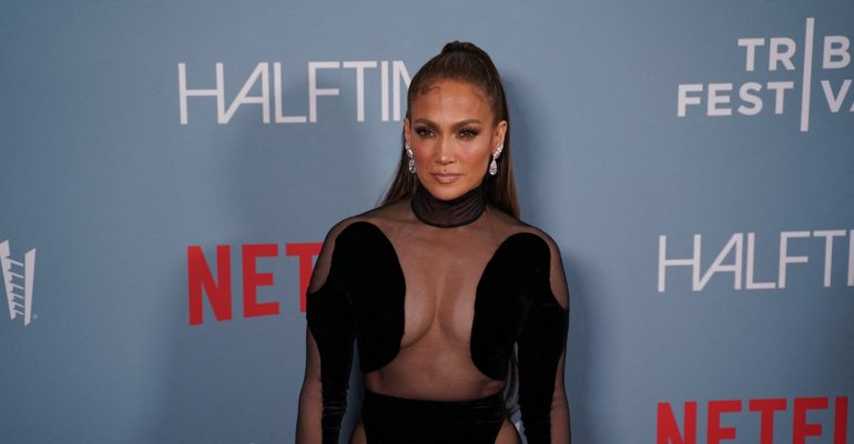 Jennifer Lopez: Αποχαιρέτησε το 2022 με αδημοσίευτες φωτογραφίες από τον γάμο της με τον Ben Affleck