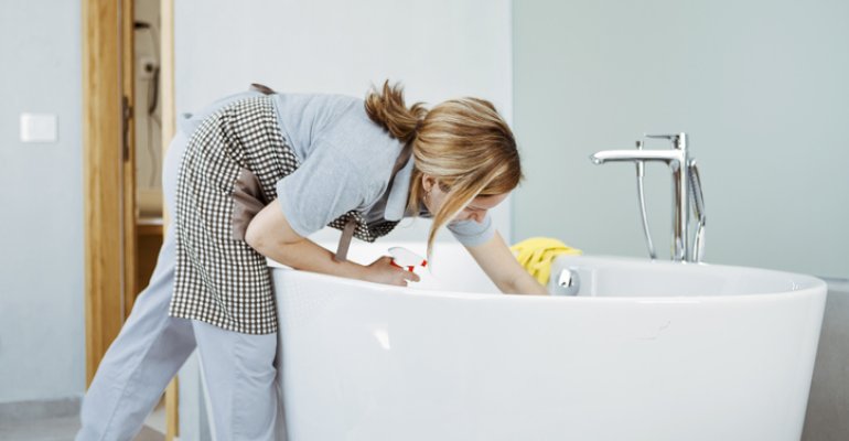 2+1 Απλοί και εύκολοι τρόποι με σπιτικά υλικά να καθαρίσεις την βρώμικη μπανιέρα σου!
