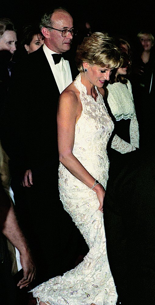 Πριγκίπισσα Diana γιατί κρατούσε τσαντάκια