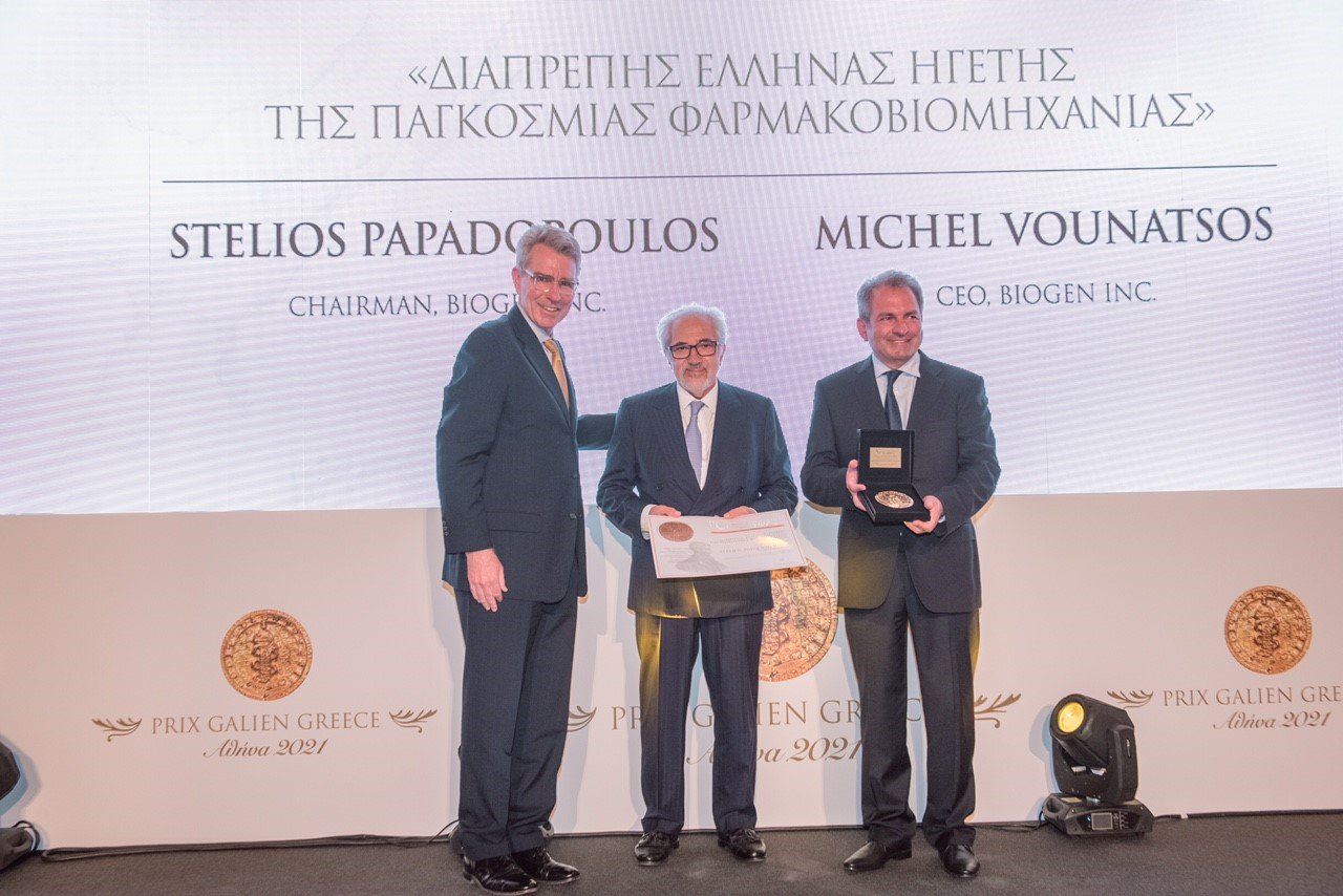 Η Α.Ε. Πρέσβης των ΗΠΑ κ. Geoffrey Pyatt με τους κ.κ. Stelios Papadopoulos και Michel Vounatsos, Chairman και CEO αντίστοιχα της Biogen Inc. στα Prix Galien βραβεία 2021