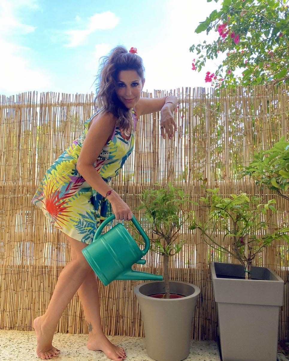 Κατερίνα Παπουτσάκη: Το μπαλκόνι του σπιτιού της με τα πολύχρωμα διακοσμητικά είναι ότι πιο boho έχετε δει!