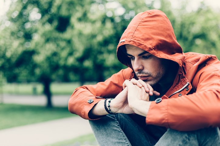 5 αλλαγές στη συμπεριφορά που μπορεί να οδηγήσουν στην κατάθλιψη