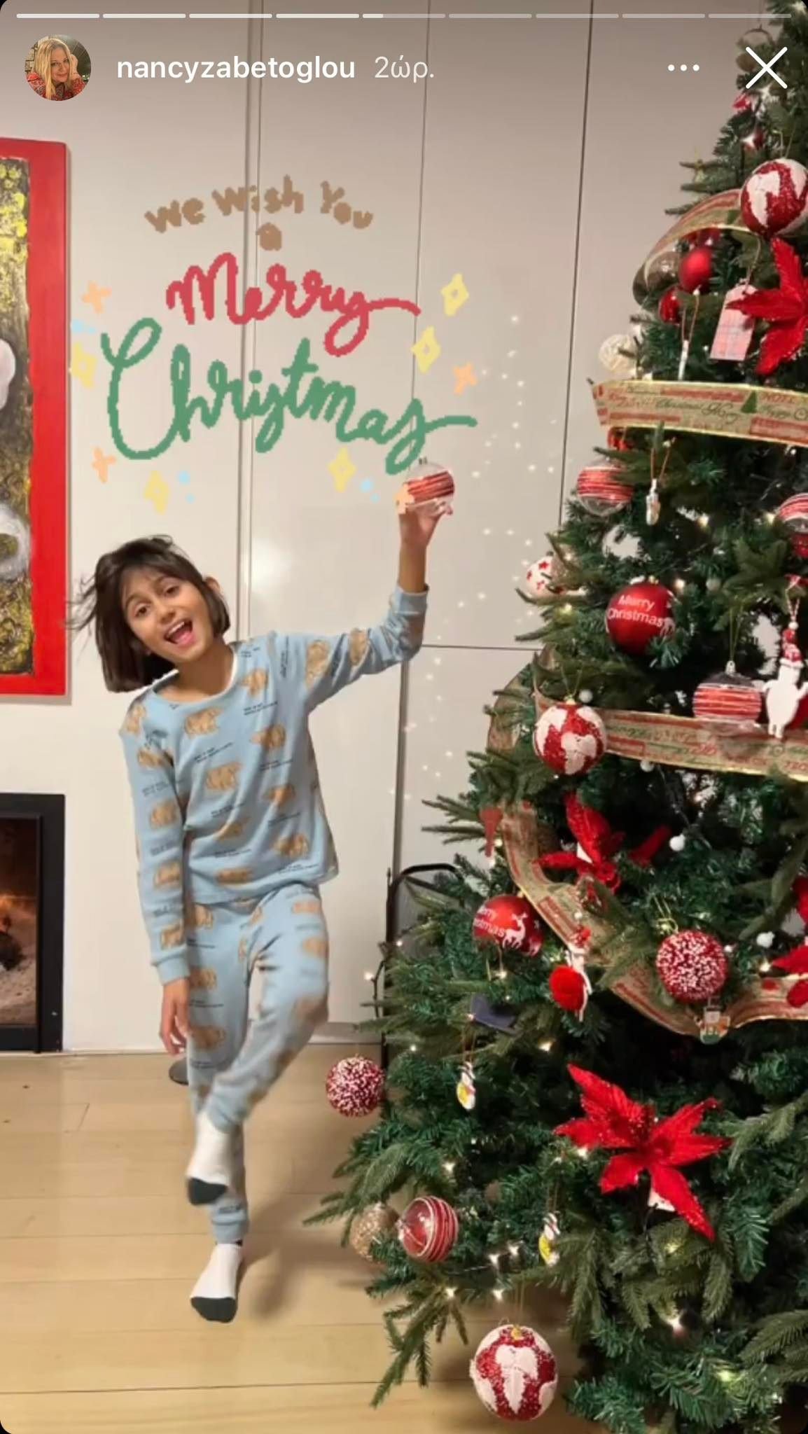 Νάνσυ Ζαμπέτογλου: Το χριστουγεννιάτικο δέντρο που στόλισε με την κόρη της είναι παραδοσιακό και εντυπωσιάζει!