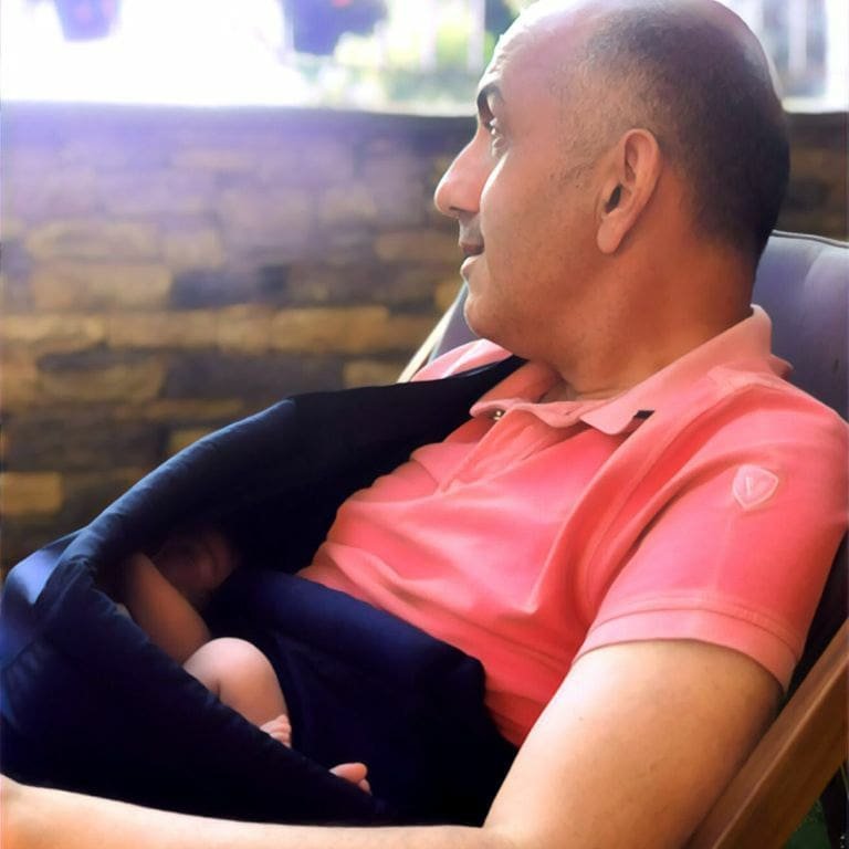 Μανώλης Κωστίδης: Αυτή είναι η γλυκύτατη σύζυγός του με την οποία έχουν αποκτήσει μια κόρη