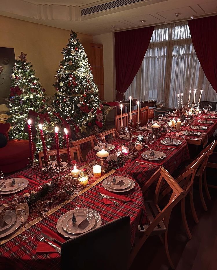 Κόνι Μεταξά: Ο τρόπος που στόλισε το πρωτοχρονιάτικο τραπέζι μοιάζει με αυτά που βλέπουμε στις ταινίες!