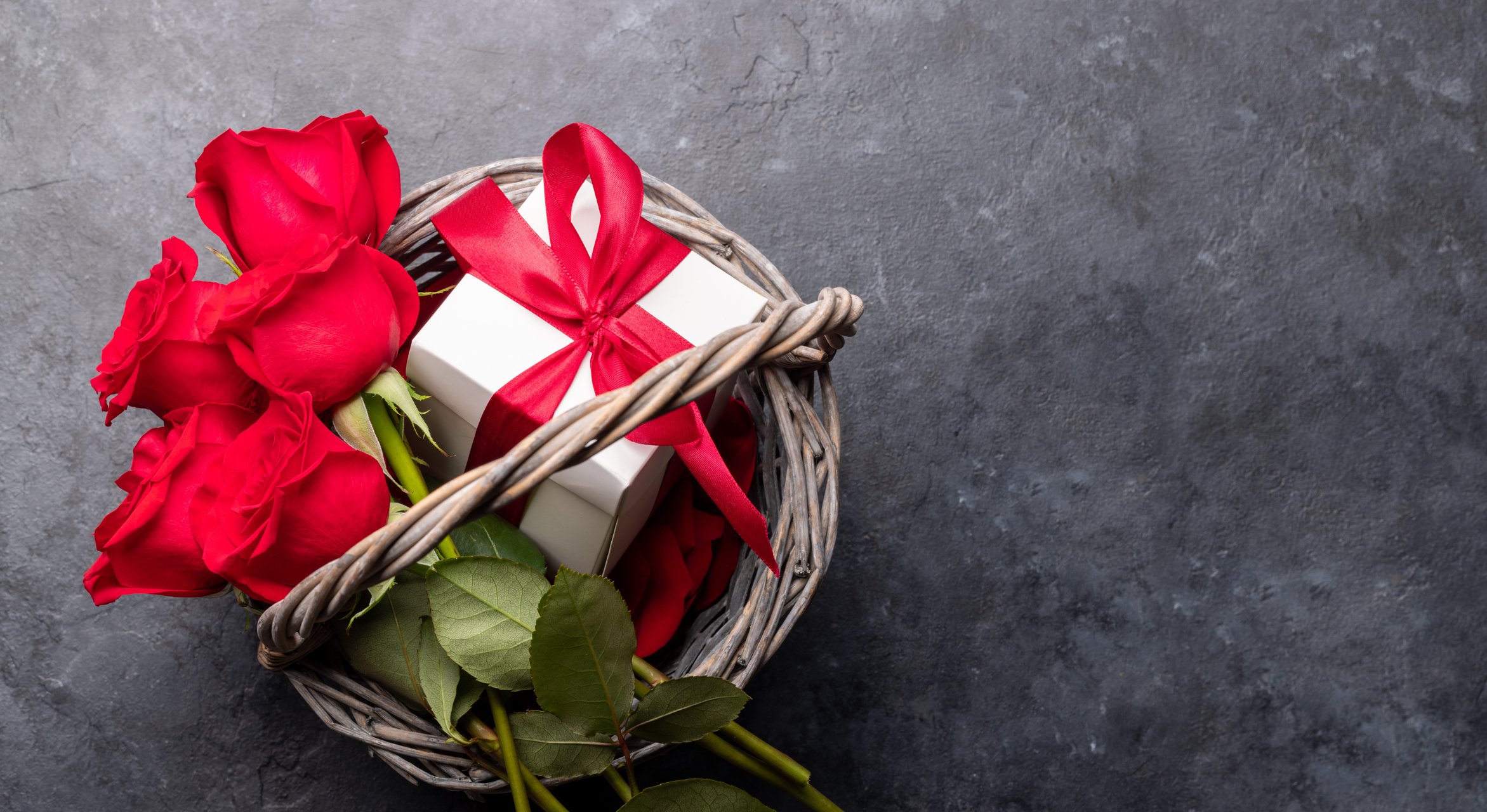 Αγίου Βαλεντίνου: Αυτές είναι οι 3 top ιδέες δώρων για να μην αφήσεις τη σύντροφό σου παραπονεμένη!