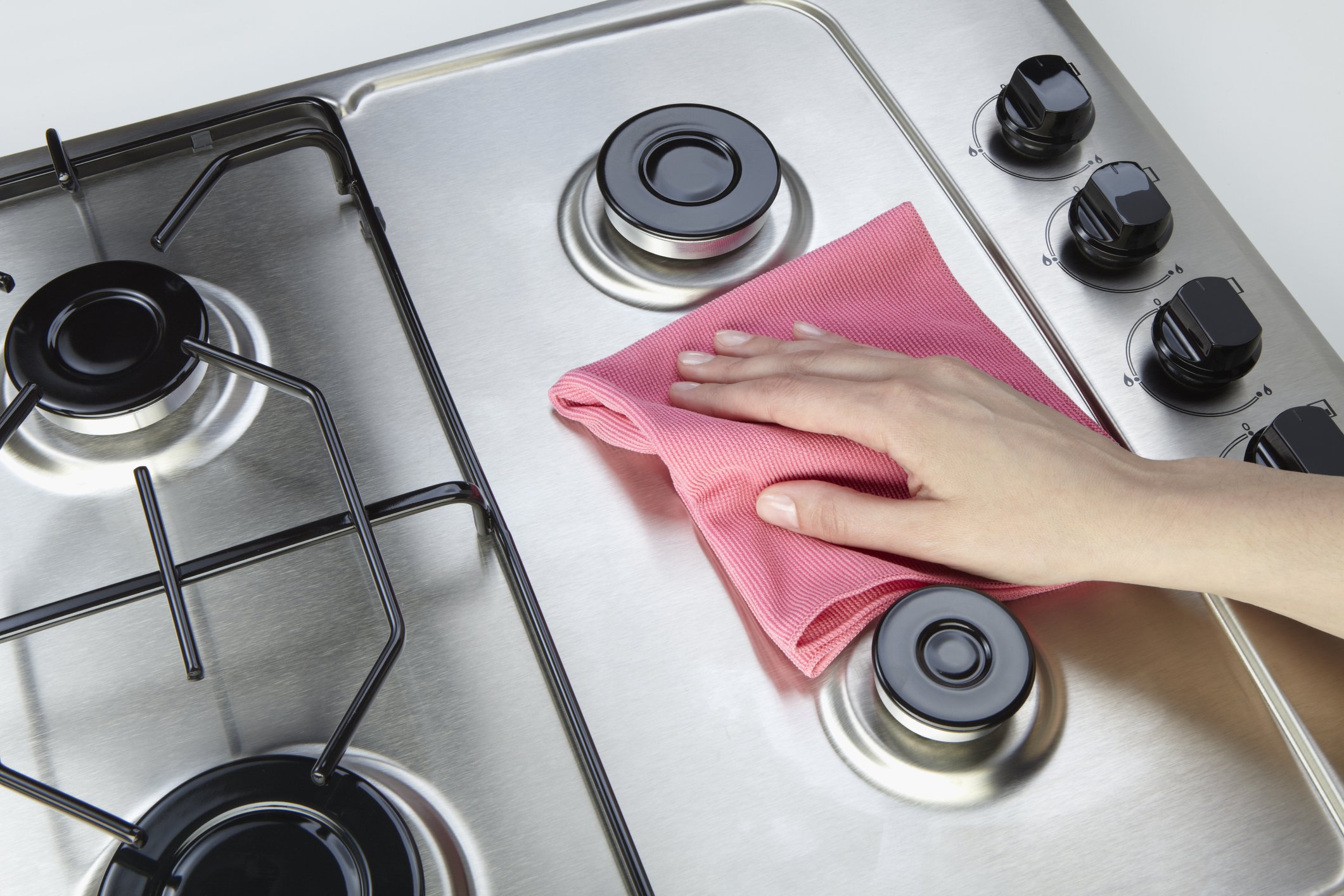 Ο εύκολος τρόπος να καθαρίσεις την γυάλινη εστία της κουζίνας με υλικά που έχεις στα ντουλάπια σου